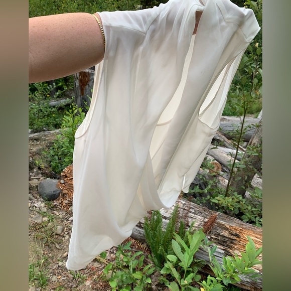 Vince Camuto Silk Pearl white sleeveless layered blouse Sz M whimsical luxury - Picture 6 of 13